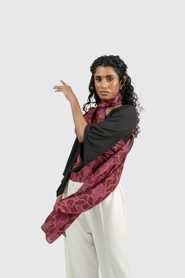 Kapten Batik Shawl Chillis Cracked Petals