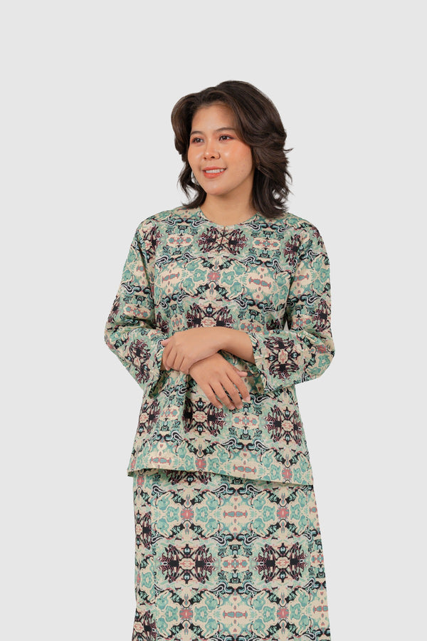 Kurung Kedah Set Synth in Motion in Asparagus Green