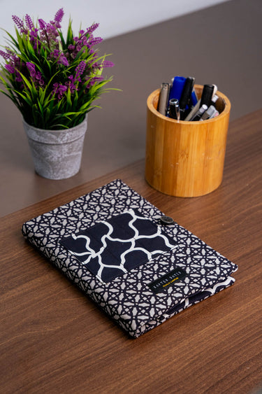 [ONLINE EXCLUSIVE] Kapten Batik Book Sleeve With Pen Holder