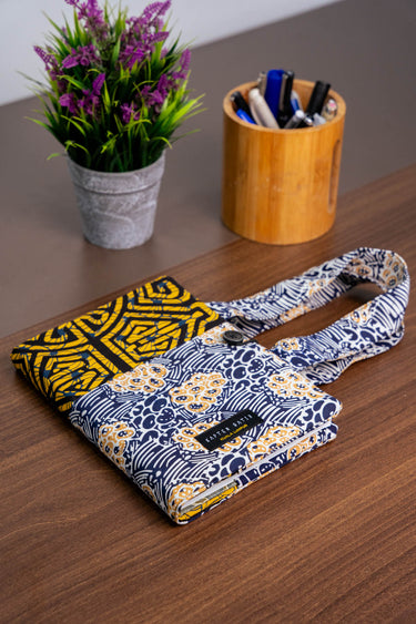 [ONLINE EXCLUSIVE] Kapten Batik Book Sleeve With Hand Carry