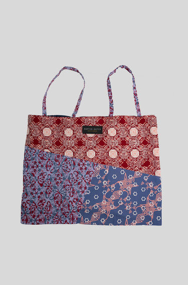 [ONLINE EXCLUSIVE] Kapten Hobo Bag
