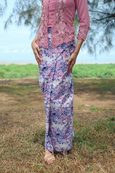 Kapten Batik x Tengku Zatashah Sarong - Botanika in Navy Pink